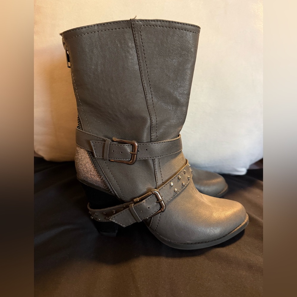 Vanity Fair Gray Ankle Boots with Buckle Detail